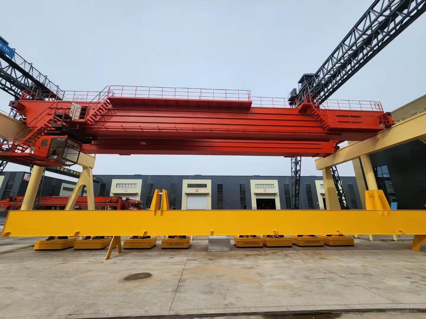河南双梁起重机：卓越性能、行业应用与技术创新全面解析(一）